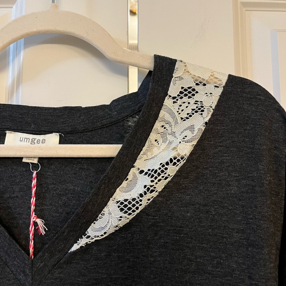 NWT Umgee Grey T Shirt with Lace Size S - Picture 7 of 11